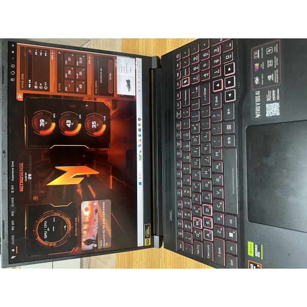 에이서 니트로 V16S AI RTX5050 라이젠7 260 16GB/512GB 거의 새제품
